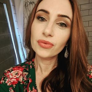 Meet your Posher, Valeria